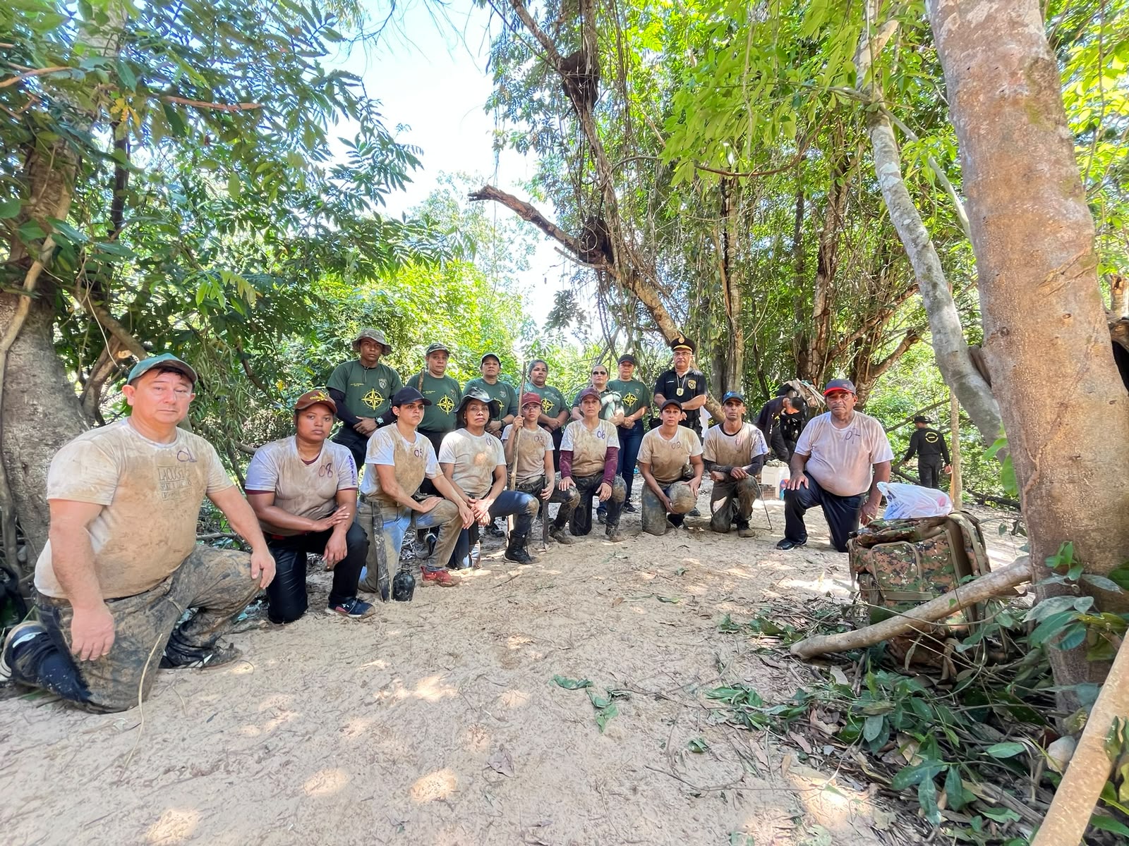 Turma do OUDPM em treinamento de campo
